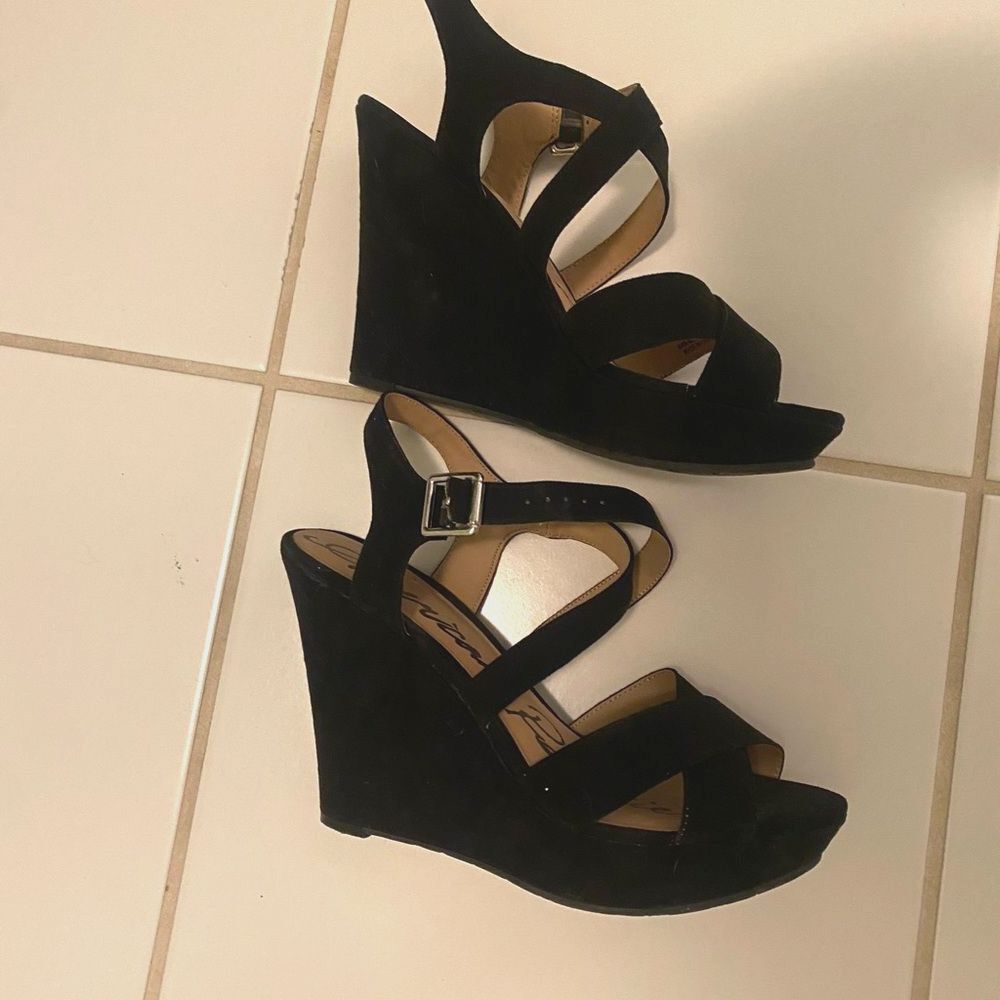 American Rag Wedge Heel Size 7 Strappy Black Suede Feel